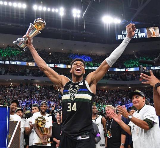 字母哥焦点对战，莱万多夫斯基与30激战阿森纳分钟，重返赛场胜负难料！的简单介绍九游