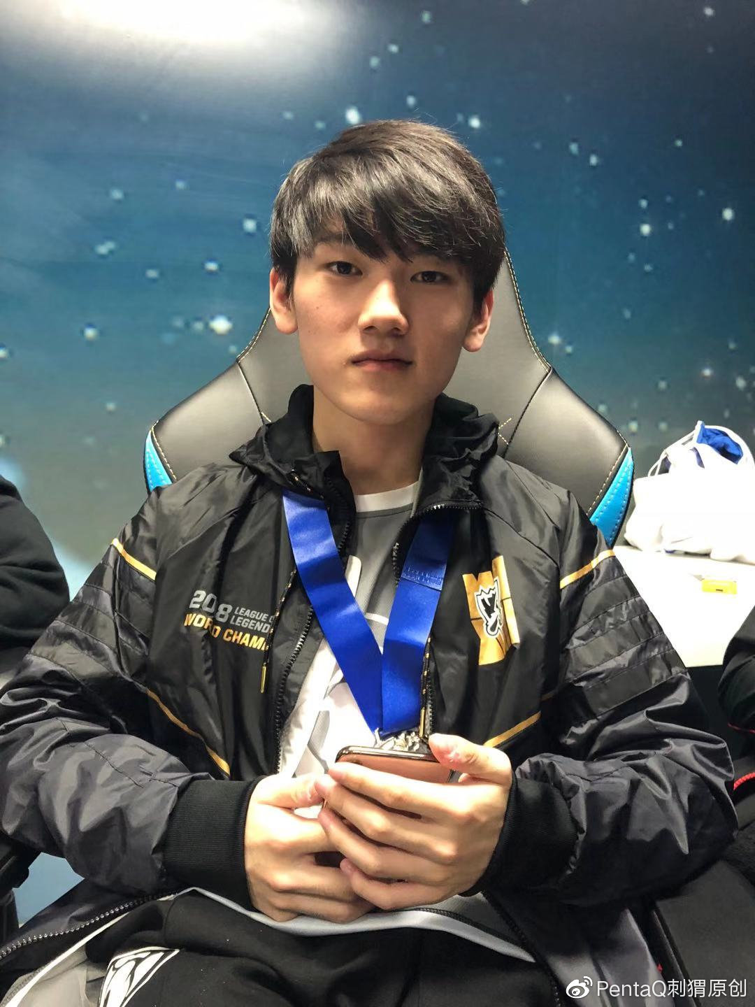 JackeyLove赛事官方发布惊险取胜新规，G2争议不断！的简单介绍九游