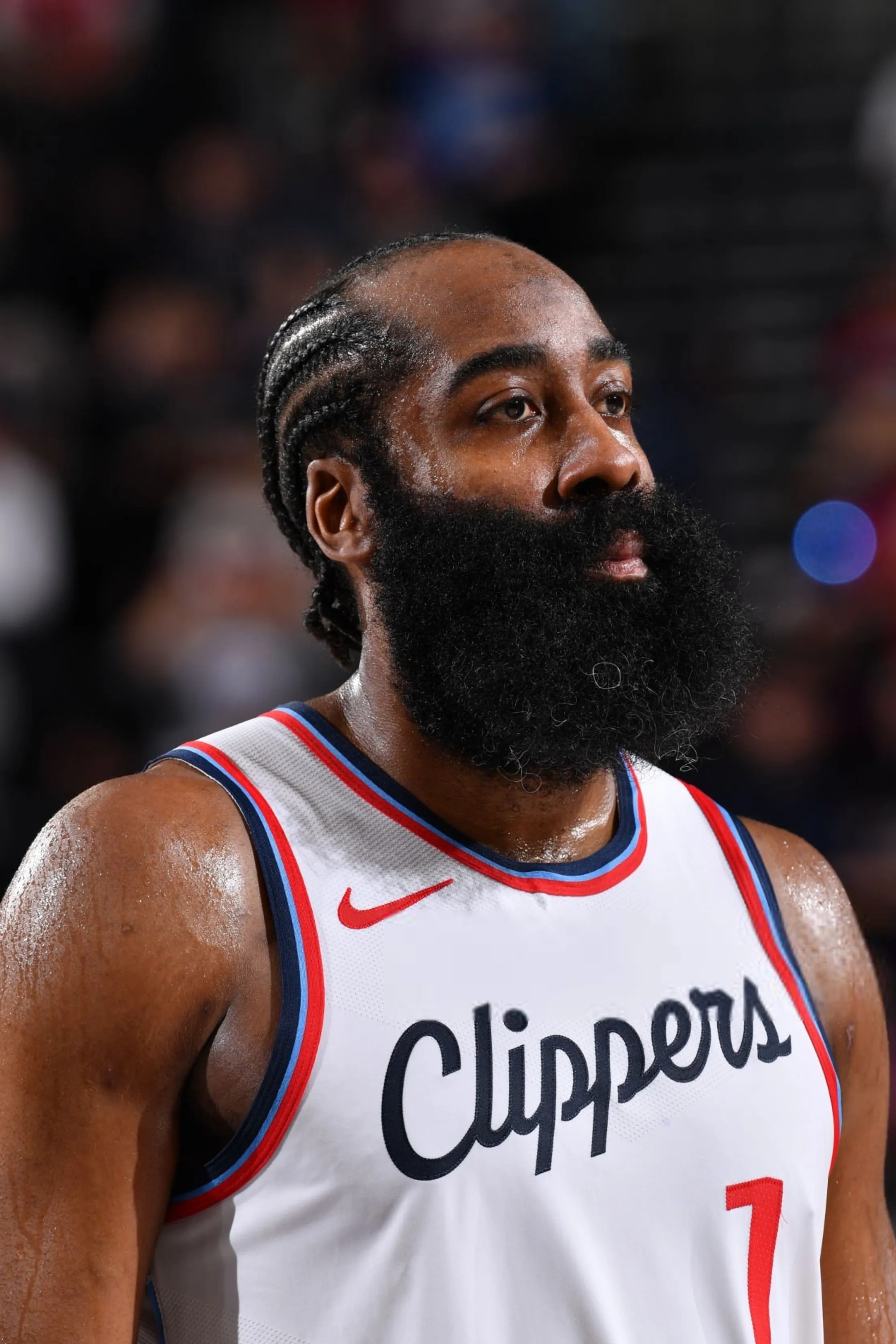  哈登迎来十五赛季高光表现，巴塞罗那球迷沸腾！官网